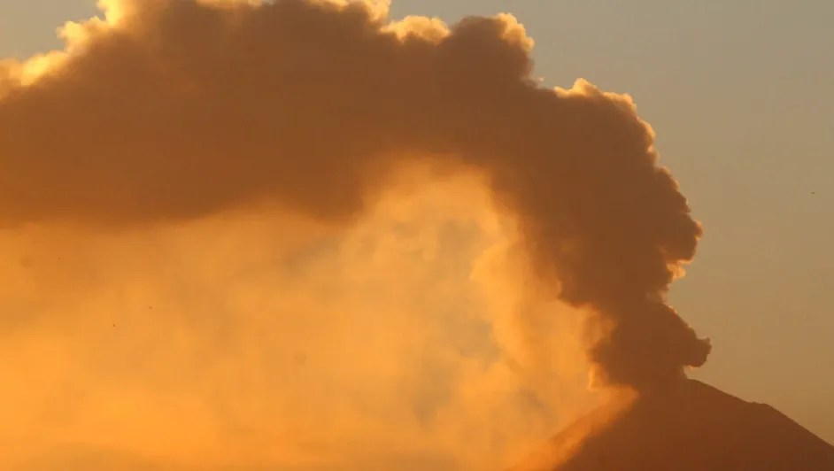 Cae ceniza del volcán Popocatépetl en alcaldías de la Ciudad de México:&nbsp;SGIRPC