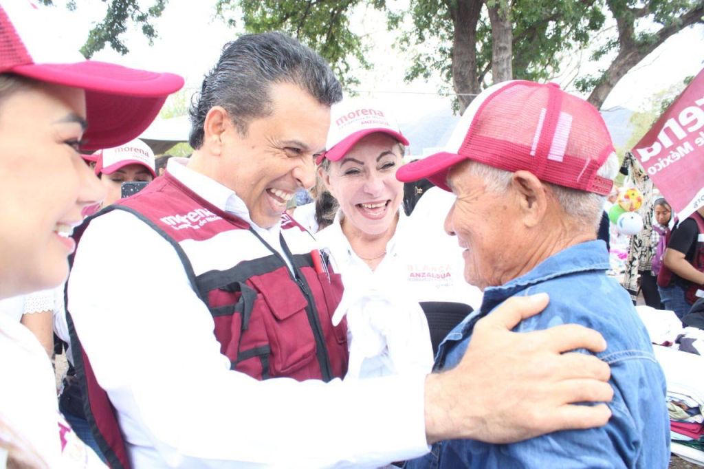 Recorre Lalo Gattás tianguis y colonias en busca del voto&nbsp;ciudadano.