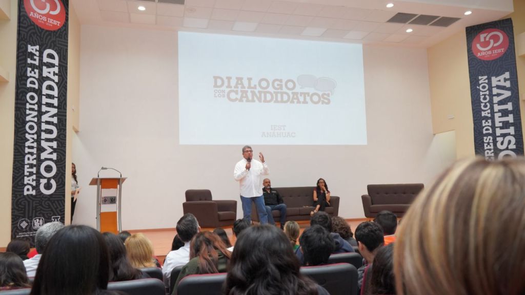 El candidato Martínez Manríquez destaca el papel de los jóvenes en el foro del&nbsp;IEST