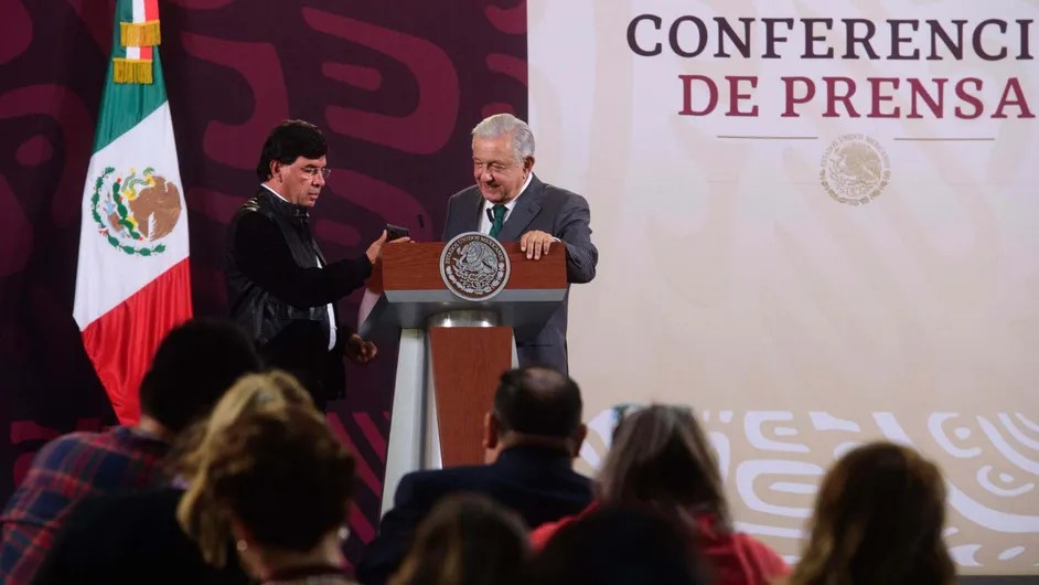 AMLO solicita explicaciones al General Manzano sobre obras en&nbsp;Tijuana