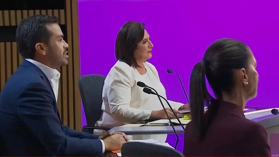 Candidatos Molestos por Falla en el Reloj durante el Primer Debate&nbsp;Presidencial