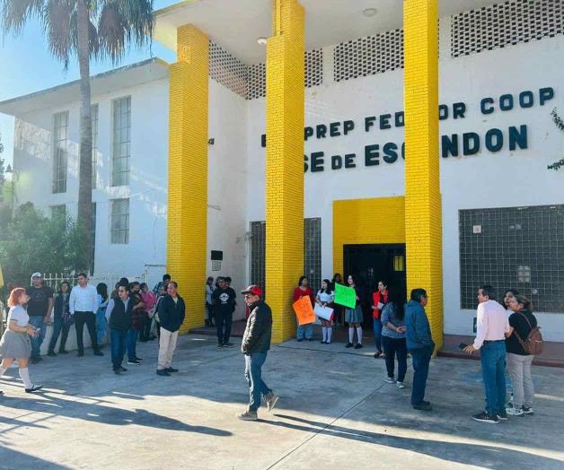 Lanzan maestros huelga en prepa de&nbsp;Reynosa