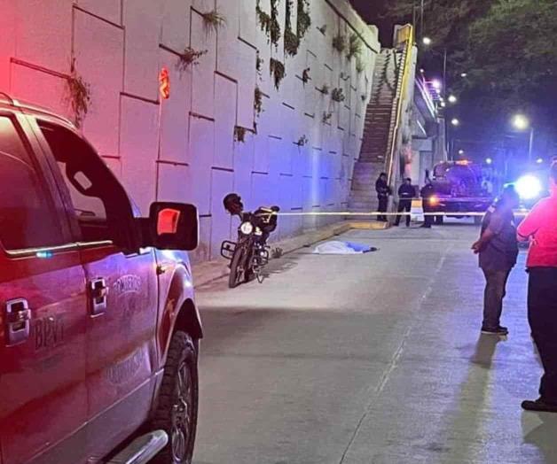 Mujer se quita la vida al aventarse de&nbsp;puente