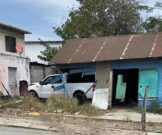 Camioneta se mete hasta la cocina en&nbsp;Altamira