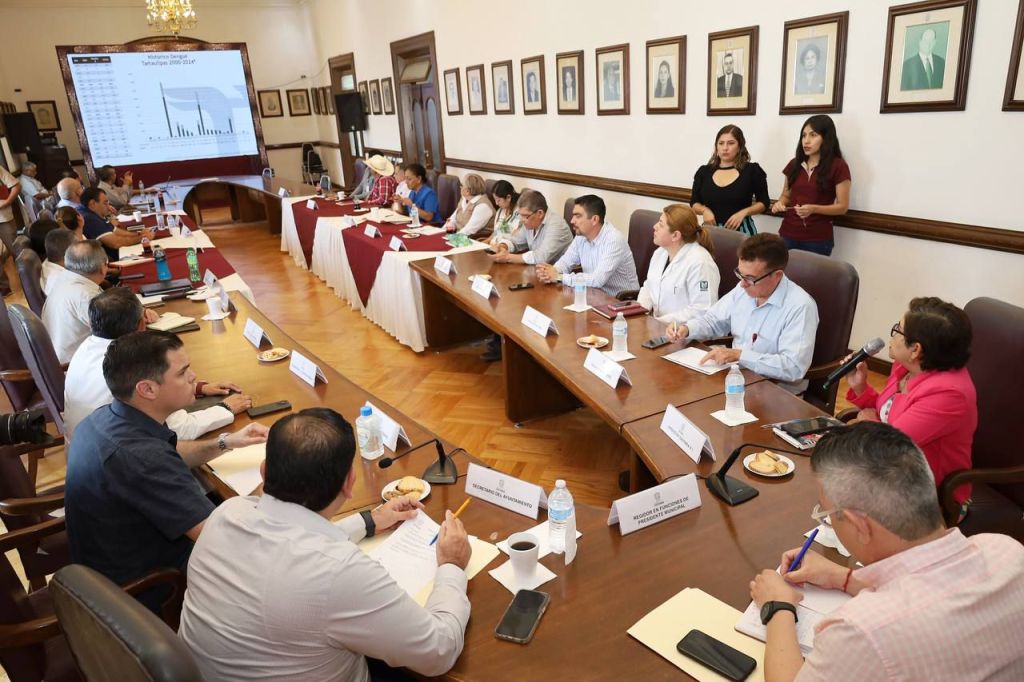 Municipio y sector saludponen cerco al&nbsp;dengue