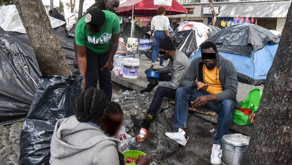 Vecinos de la colonia Juárez exigen atención para migrantes en la Ciudad de&nbsp;México