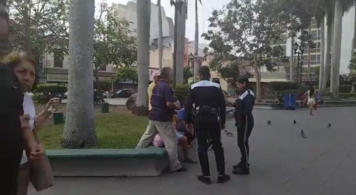 Mujer de la tercera edad se desvanece en la zona centro de&nbsp;Tampico.