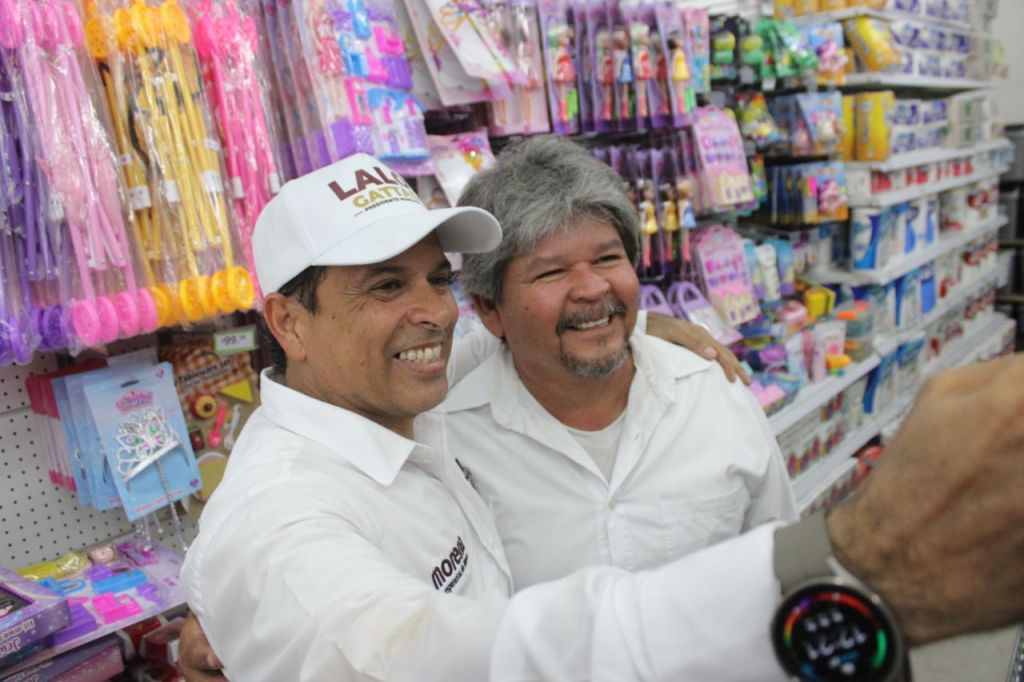 Visita Lalo a obrerosy directivos de la&nbsp;APTIV.