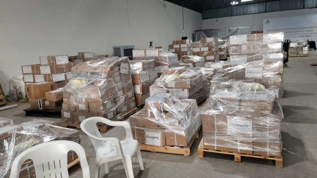 Esta mañana se trasladaron las boletas y material electoral hacia los 43&nbsp;municipios
