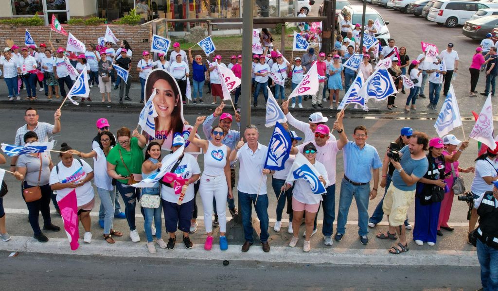 Espectacular Bandereo en Apoyo de Rosa, Marce, Pepe y&nbsp;Chucho*