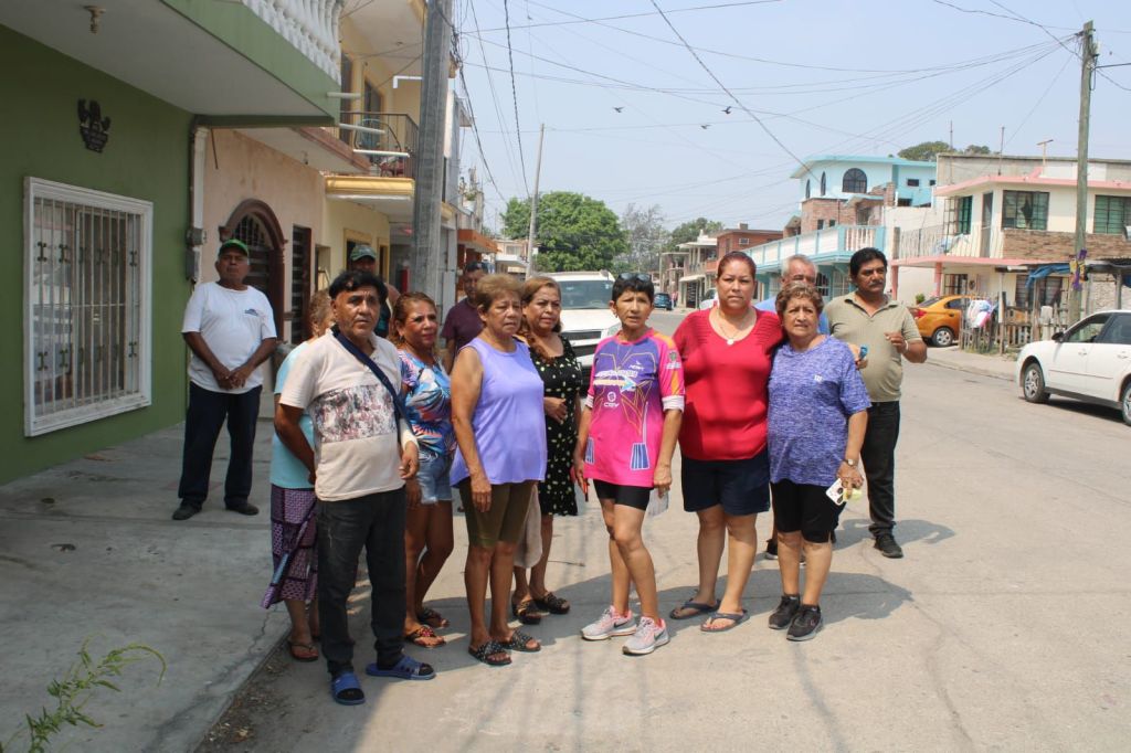 Protestan vecinos contra&nbsp;CFE.
