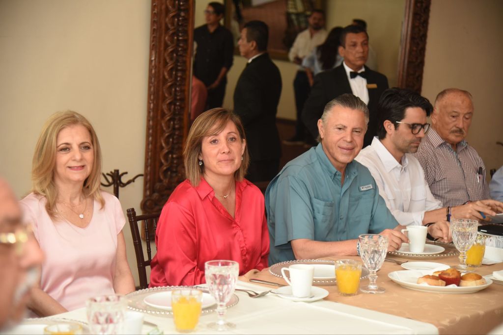 Notarios de Tampico Respaldan a Rosa González y Chucho&nbsp;Nader