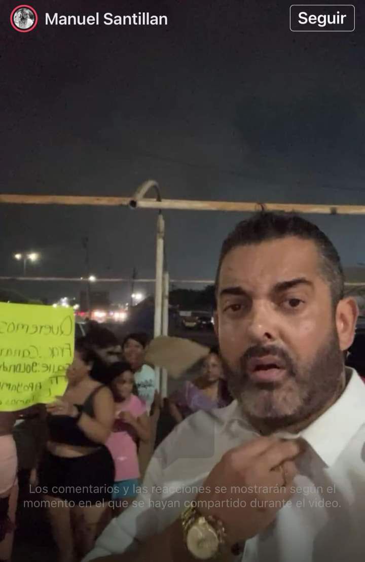 Habitantes de canarios bloquean también la avenida de la&nbsp;industria.