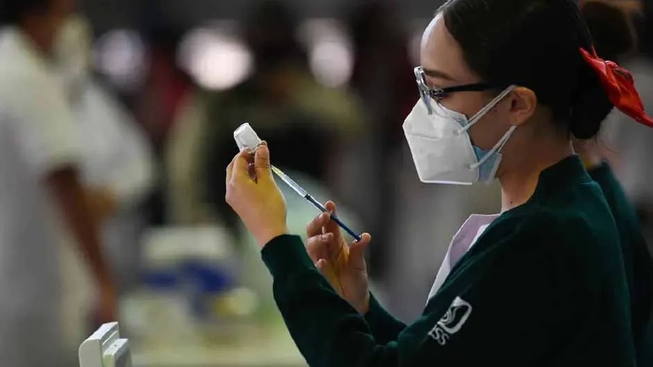IMSS Convoca a 5 Mil Enfermeras&nbsp;Especialistas