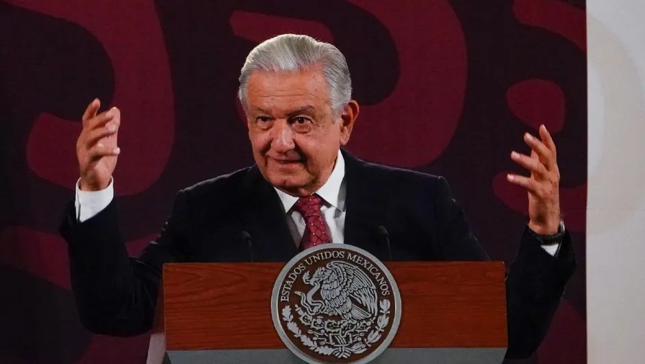 AMLO felicita a trabajadores de la construcción en el Día de la Santa&nbsp;Cruz