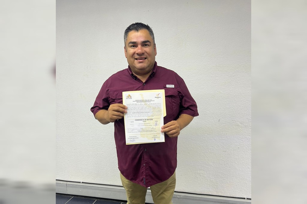 Recibe Isidro Vargas constancia de mayoría por parte del IETAM en el distrito&nbsp;12