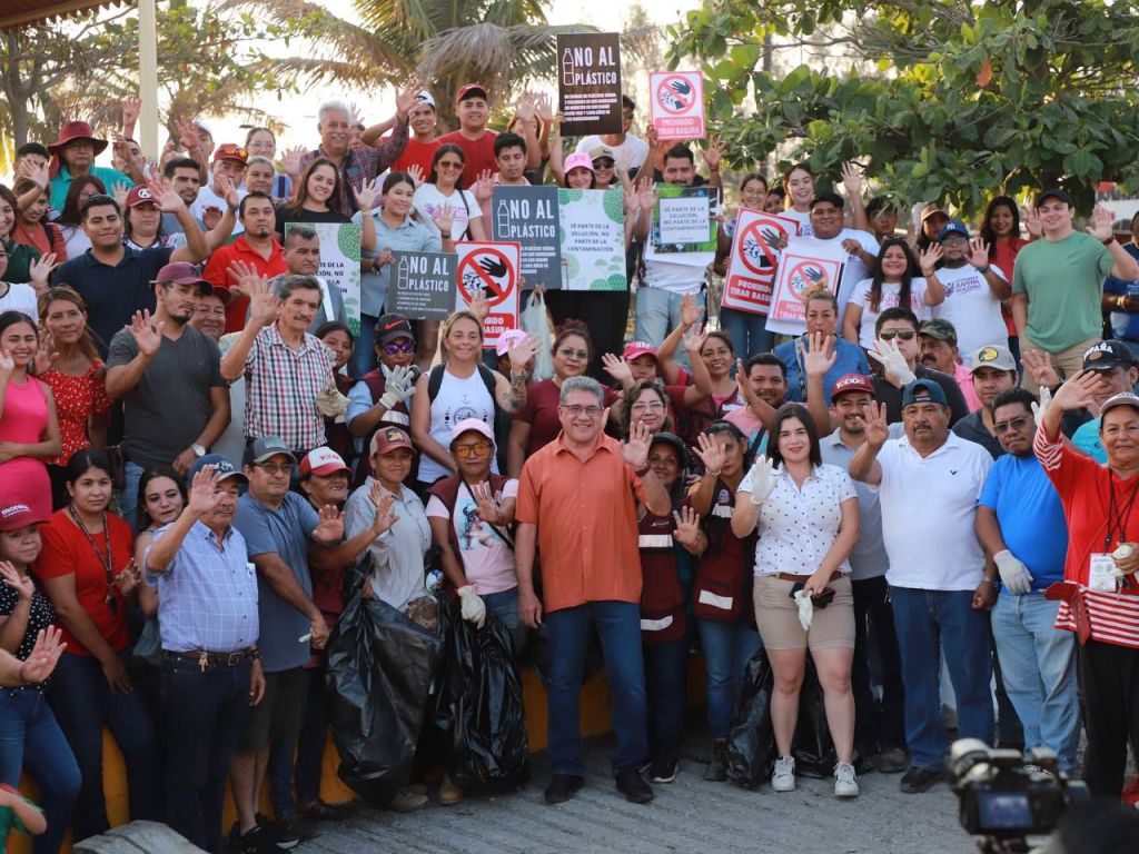 Suman esfuerzos colaboradores del ayuntamiento para limpiar la Laguna del&nbsp;Champayán