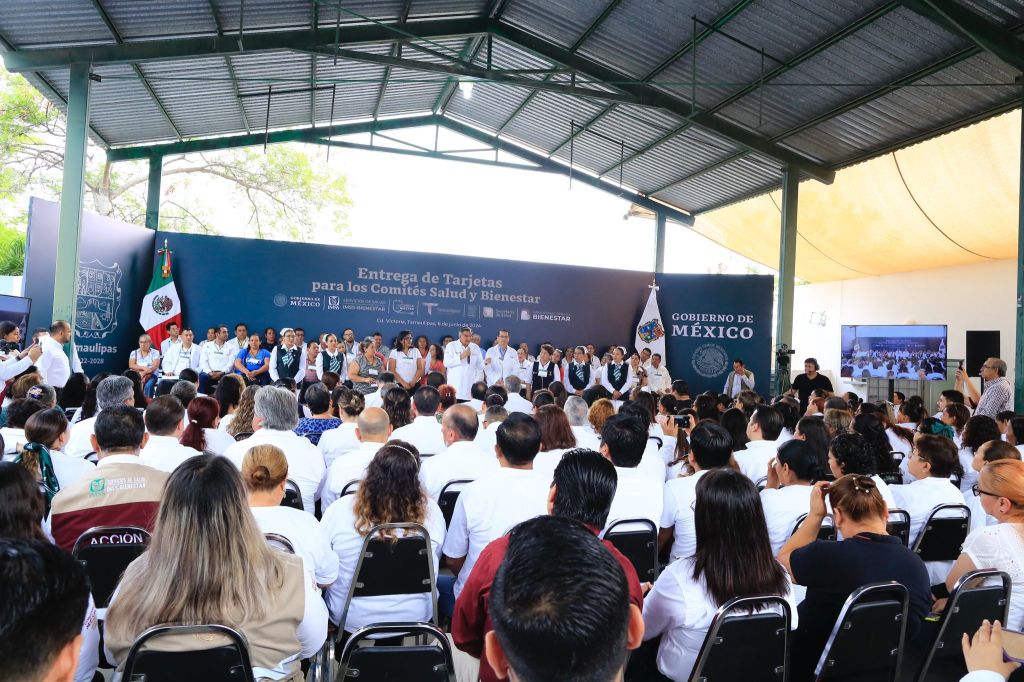 Entrega Américo tarjetas del programa “La Clínica es Nuestra”; refuerzan atención&nbsp;médica