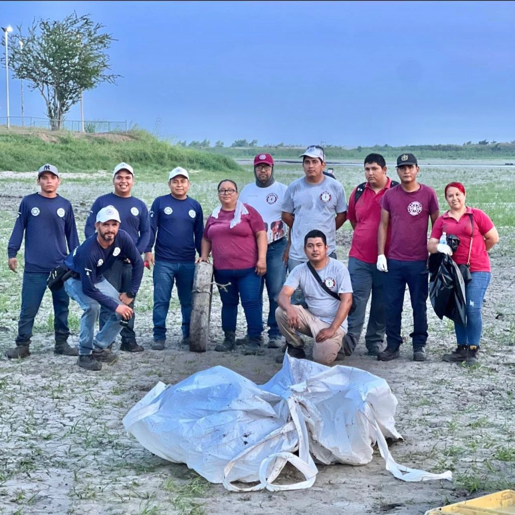 PARTICIPAN JÓVENES VOLUNTARIOS DEL SISTEMA DIF ALTAMIRA EN JORNADA DE LIMPIEZA DE LA LAGUNA&nbsp;CHAMPAYÁN