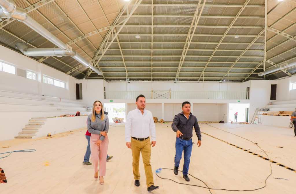 𝐒𝐮𝐩𝐞𝐫𝐯𝐢𝐬𝐚 𝐋𝐚𝐥𝐨 𝐘𝐚́𝐧̃𝐞𝐳 𝐫𝐞𝐦𝐨𝐝𝐞𝐥𝐚𝐜𝐢𝐨́𝐧 𝐝𝐞𝐥 𝐠𝐢𝐦𝐧𝐚𝐬𝐢𝐨 𝐋𝐚𝐬 𝐋𝐢𝐞𝐛𝐫𝐞𝐬, 𝐨𝐛𝐫𝐚 𝐩𝐫𝐞𝐬𝐞𝐧𝐭𝐚 𝐮𝐧 𝐚𝐯𝐚𝐧𝐜𝐞 𝐝𝐞𝐥&nbsp;𝟗𝟎%.