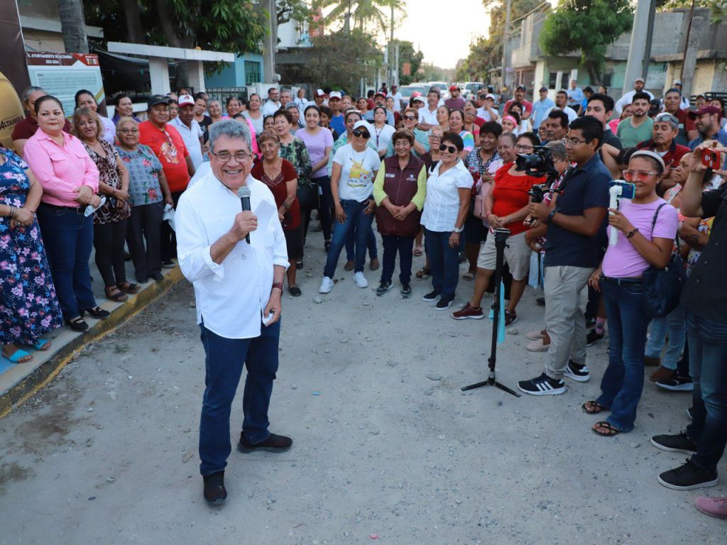 INAUGURA ALCALDE ARMANDO MARTÍNEZ OBRAS DE PAVIMENTACIÓN Y ALUMBRADO EN LA ZONA SUR DE&nbsp;ALTAMIRA