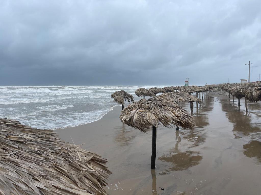 Cierran Playa Bagdad a visitantes por peligroque representa Tormenta Tropical&nbsp;“Alberto”