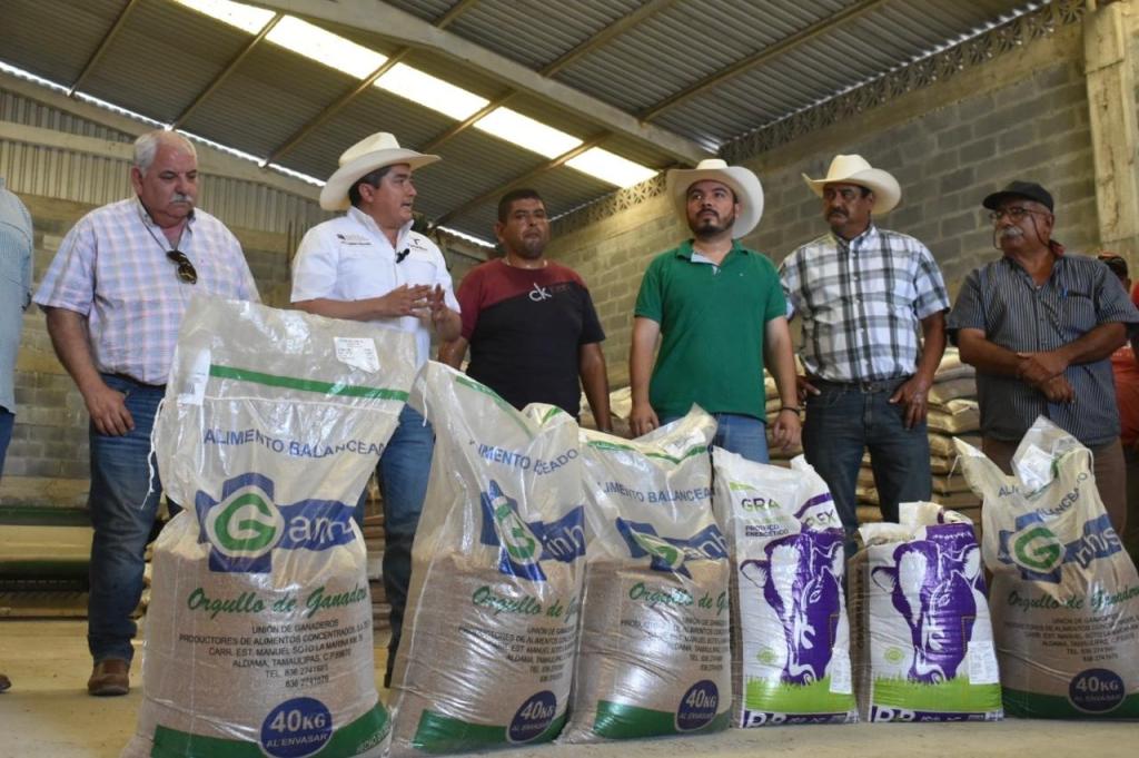 Productores de González reciben suplementos alimenticios para el&nbsp;ganado