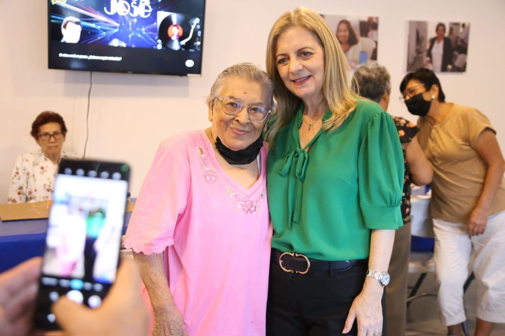 Aída Féres de Nader Continúa Atendiendo con Amor y Compromiso a los Adultos&nbsp;Mayores