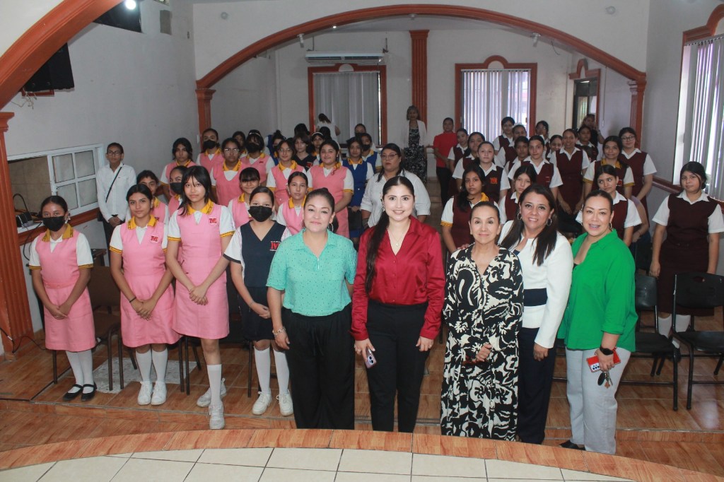 Imparte DIF Madero conferencia a&nbsp;Mujeres