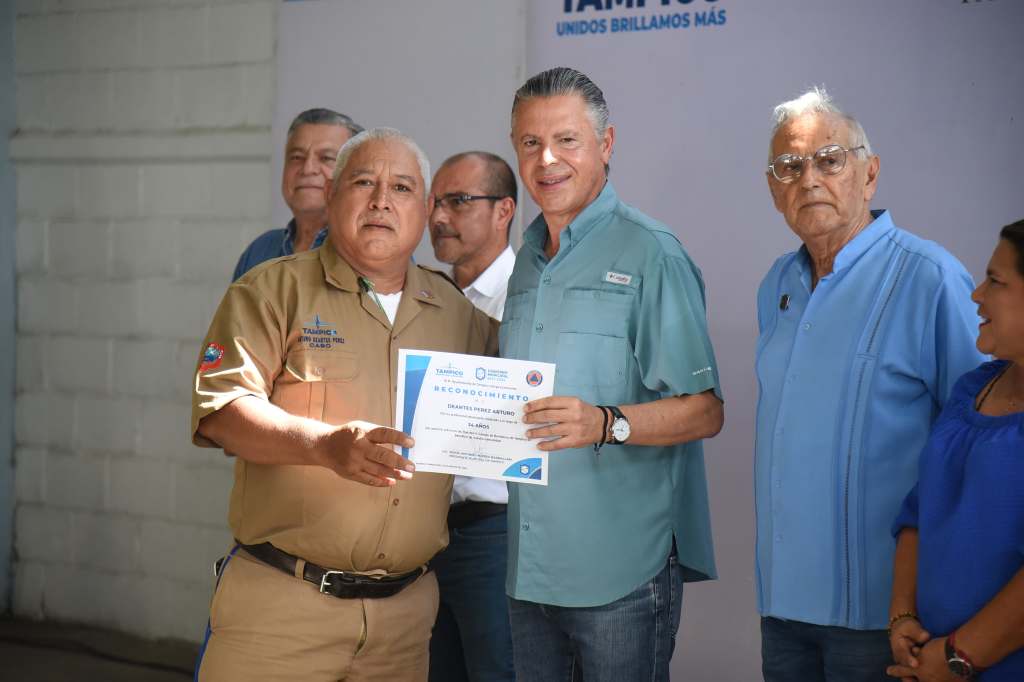 Los Bomberos son Héroes de Toda la Vida: Chucho&nbsp;Nader