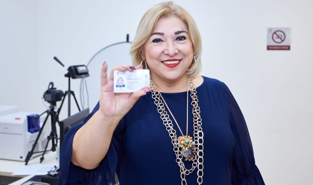 Adriana Lozano: ejemplo de trayectoria y desempeño en el servicio&nbsp;publico