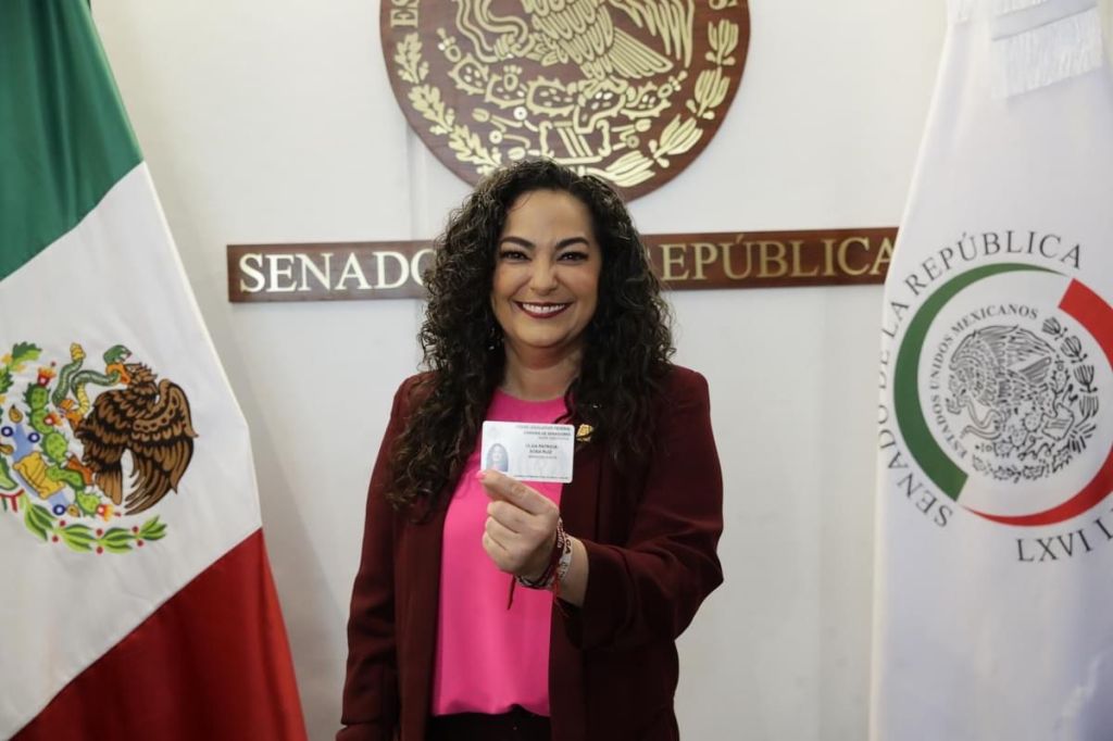 Olga Sosa recibe credencial del Senado de la República para la sesión constitutiva de la LXVI&nbsp;Legislatura