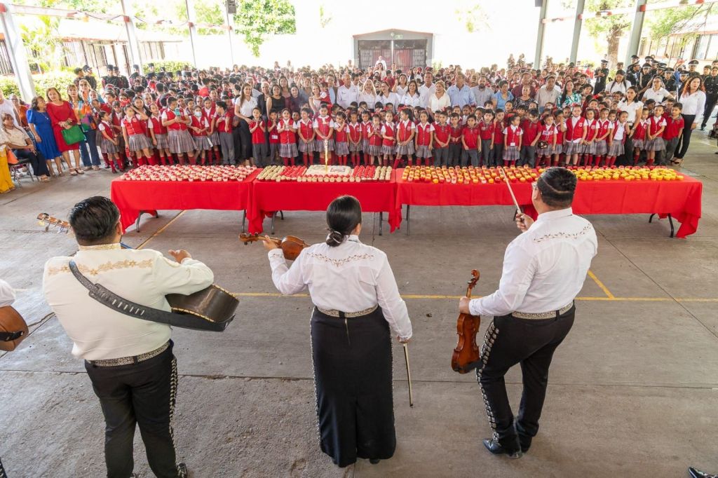 Escuela Primaria ‘Ford 74’, ejemplo de orgullo y&nbsp;distinción