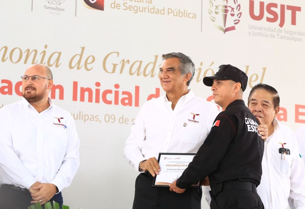 Preside gobernador ceremonia de graduación de cadetes que se incorporan a la Guardia&nbsp;Estatal