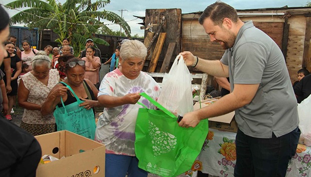 Lleva Paco González apoyos a la Invasión 2000, en Río&nbsp;Bravo