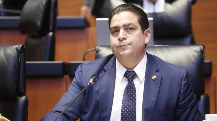 Juez ampara a Ismael contra orden de aprehensión y Congreso notifica a Gerardo Peña que está&nbsp;inhabilitado.