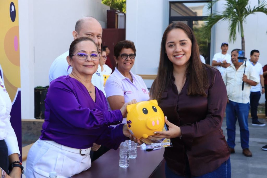 Dos mujeres en él DIF y una sola meta: servir a los mas&nbsp;necesitados