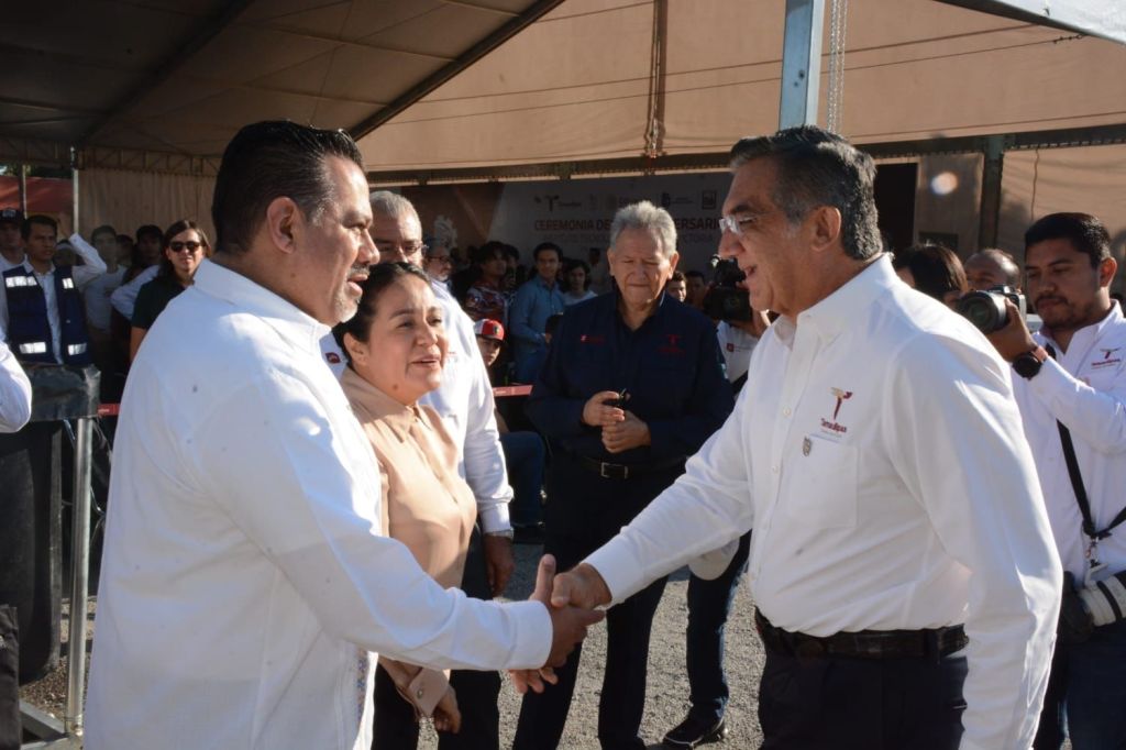 Cumple Américo al Tec Victoria; construye&nbsp;gimnasio