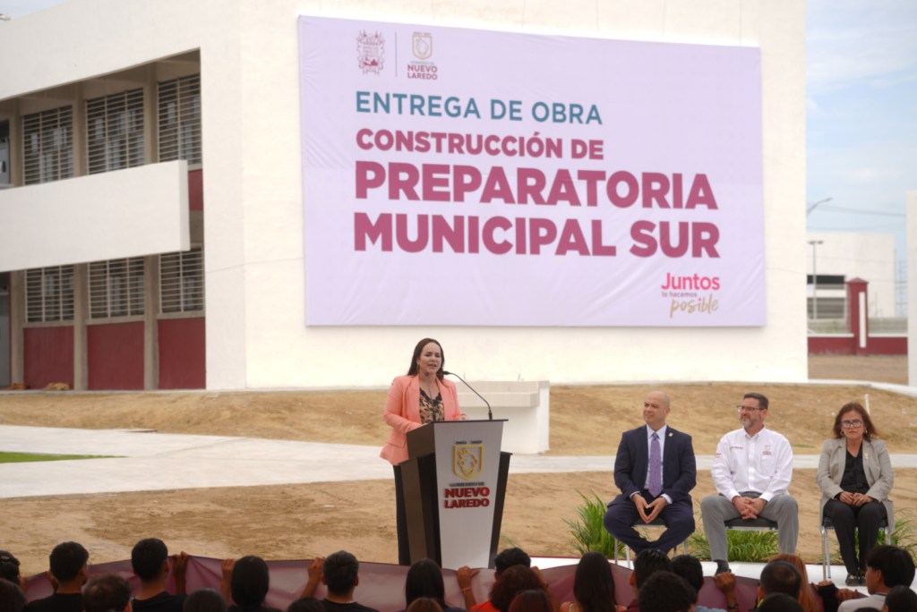 ENTREGA ALCALDESA CARMEN LILIA CANTUROSAS LA PRIMERA PREPARATORIA AUTOSUSTENTABLE DE&nbsp;TAMAULIPAS