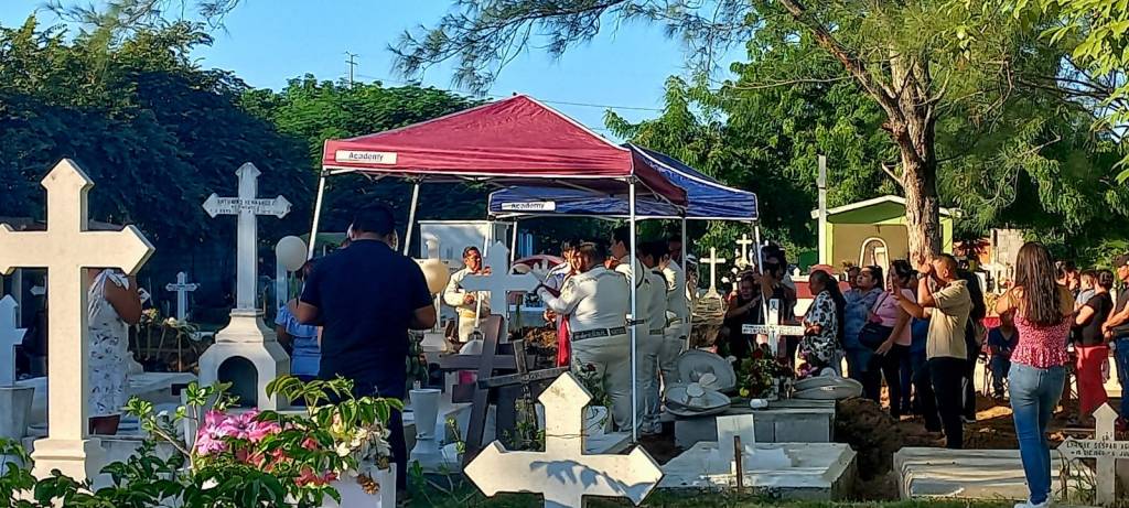 Con mariachi, globos y pastel, recuerdan a Karla, víctima de feminicidio en&nbsp;Altamira.