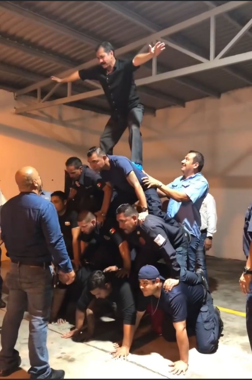 El show de AlmarazPor Oscar Díaz&nbsp;Salazar