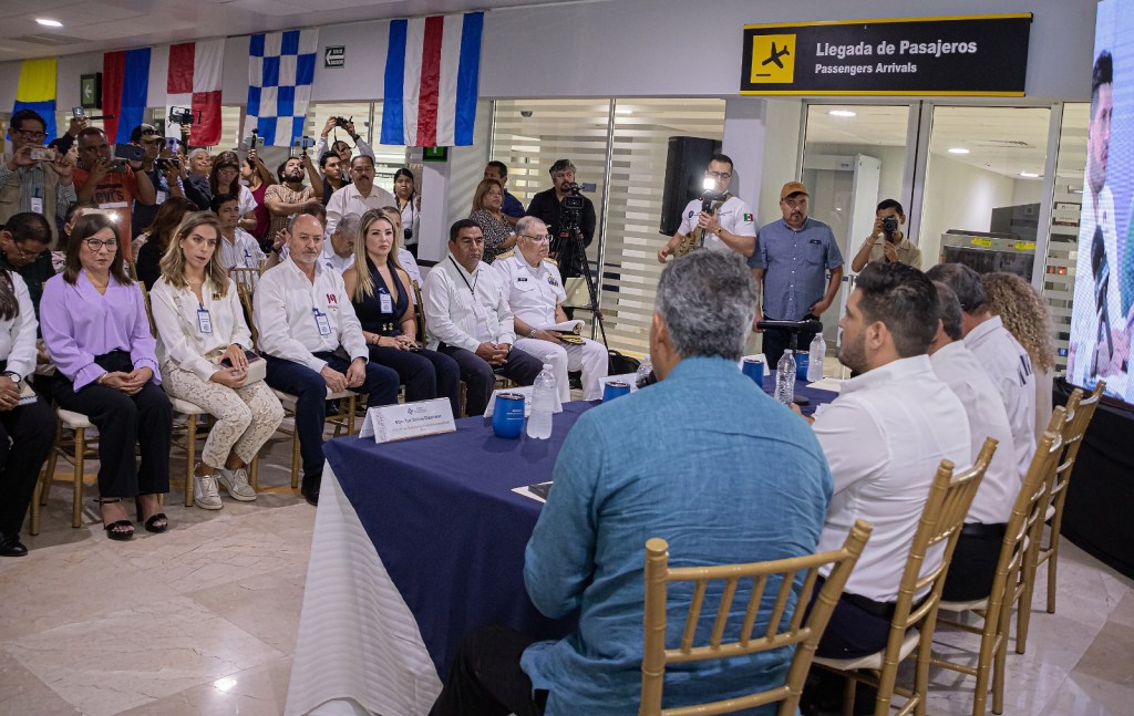 Inaugura alcalde Alberto Granados la nueva ruta aérea de «Viva»&nbsp;CDMX-Matamoros