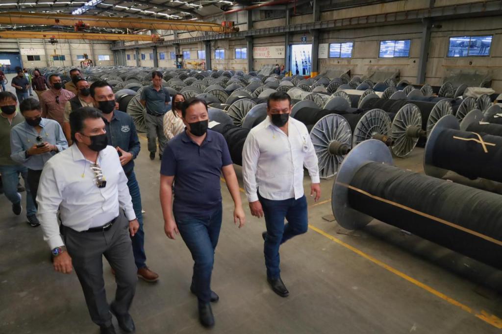 Fortalece Lalo Gattás vínculo decolaboración con sector de la&nbsp;maquila.