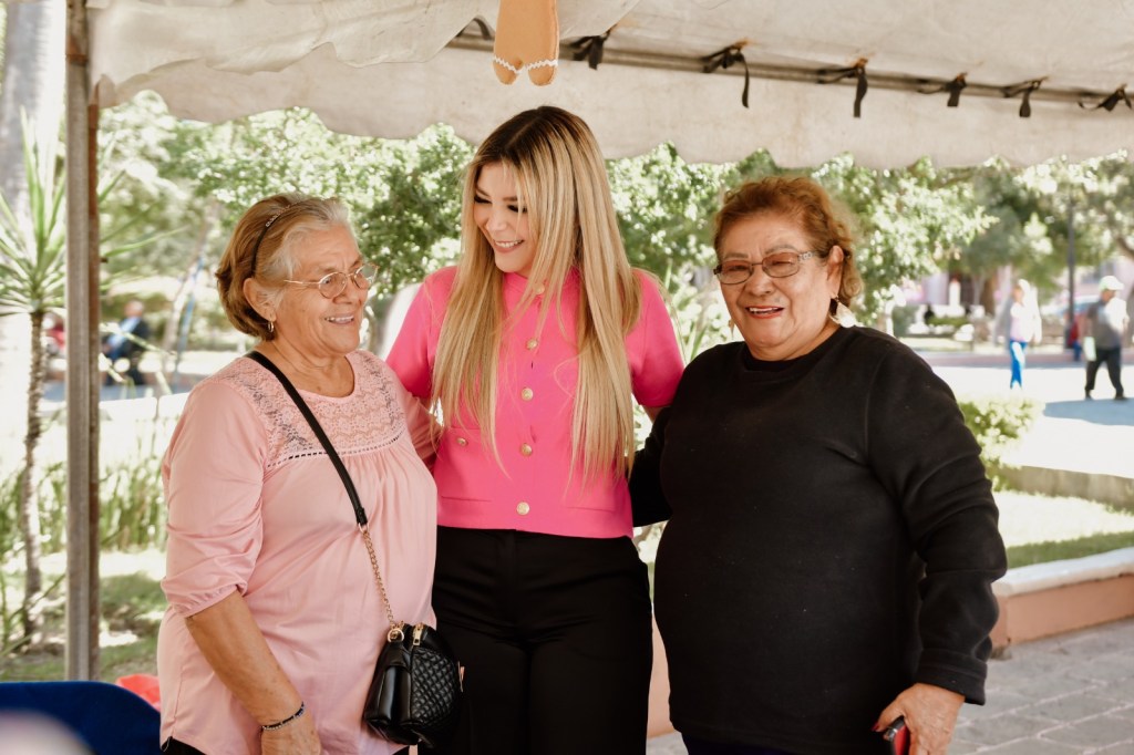 Inaugura DIF Matamoros Bazar Navideño&nbsp;2024