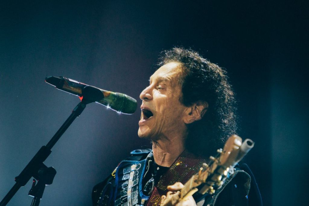 ♪Las piedras rodando se encuentran♫…y la encontraron para&nbsp;reelegirla