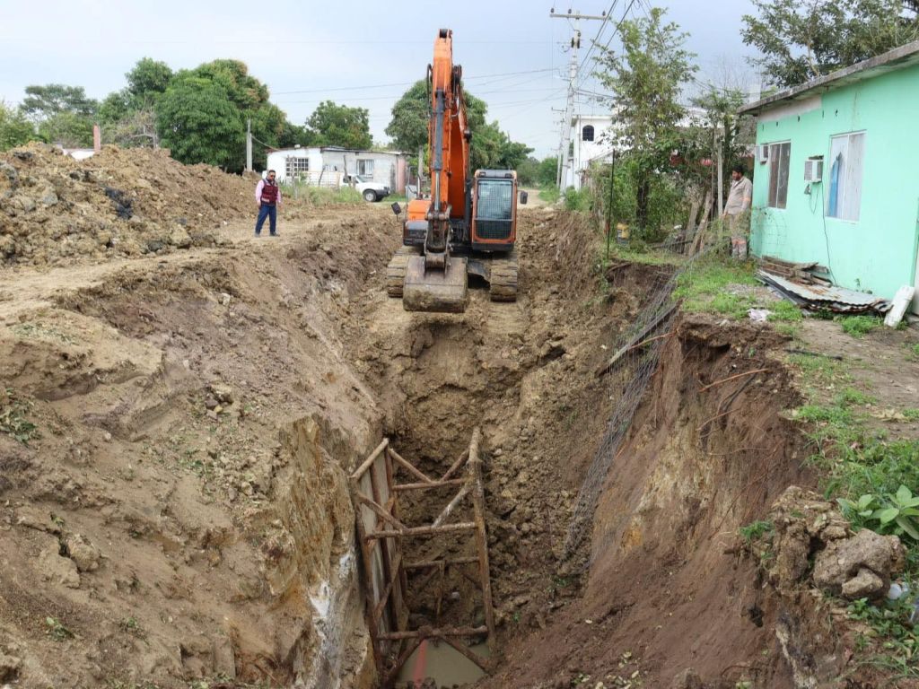 Repone COMAPA Altamira colectores en las colonias López Mateos y El&nbsp;Nogal