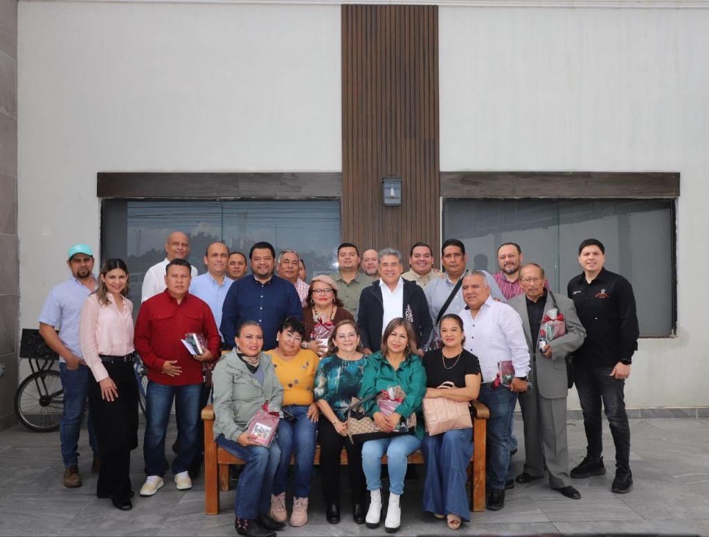 Reconoce Armando Martínez a periodistas en su&nbsp;día