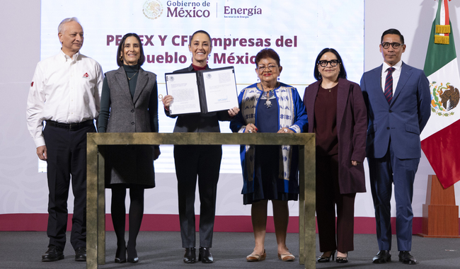 Sheinbaum firma leyes secundarias para fortalecer CFE y&nbsp;Pemex