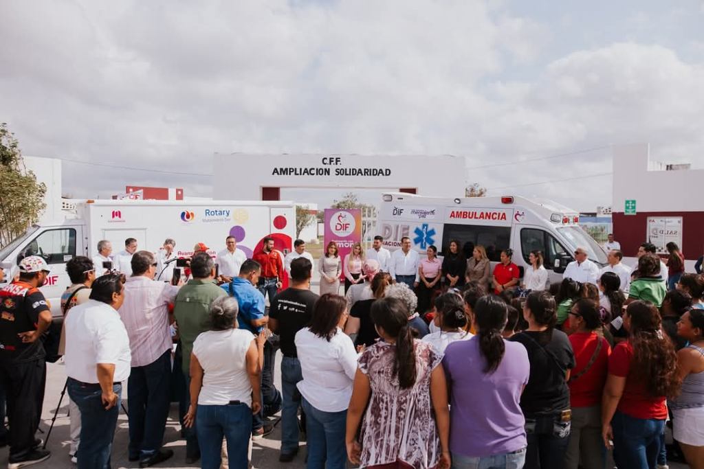 Impulsa el alcalde Alberto Granados la mejora del Sistema DIF con la donación de una&nbsp;ambulancia