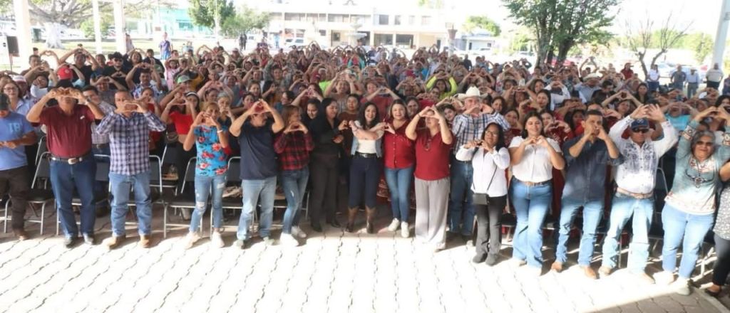 Olga Sosa sostiene ante el pueblo de Abasolo que son tiempos de transformación y tiempos de&nbsp;mujeres